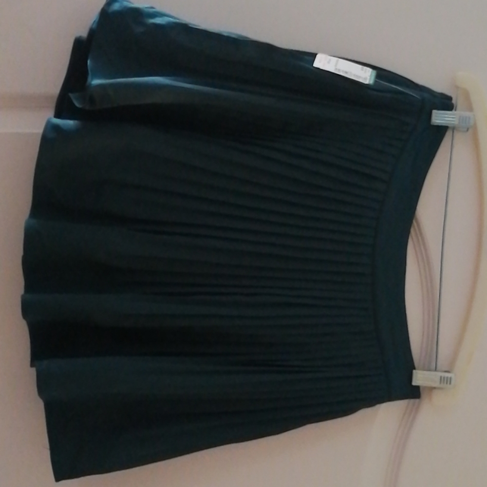 Cute flouncy skort in emerald green